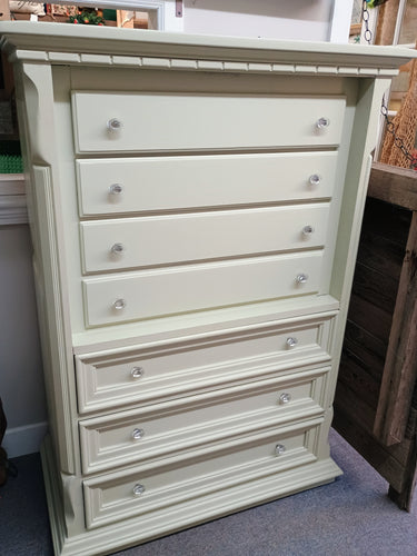 Stunning 7 Drawer Dresser
