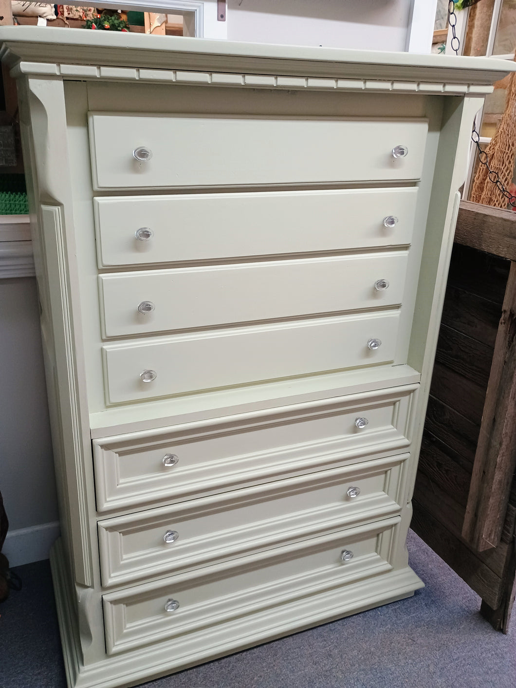Stunning 7 Drawer Dresser