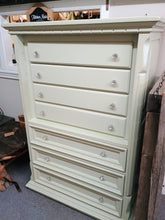 Stunning 7 Drawer Dresser